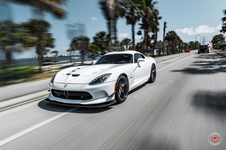  Dodge Viper ACR on Vossen Wheels (VPS-310) 2018 года  (фото 6 из 19)